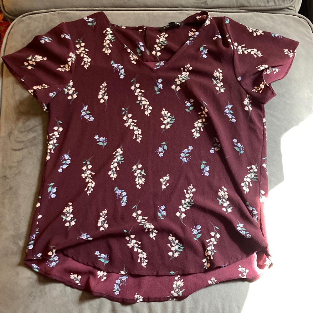 size M 41 hawthorn blouse with key hole back